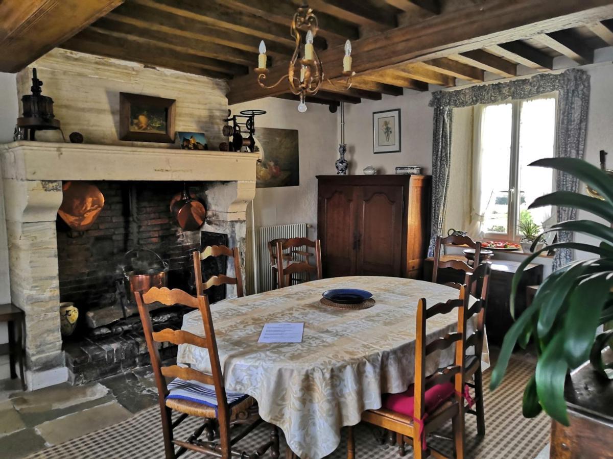 Ferme Fortifiee D Enguenard Formigny Exterior photo