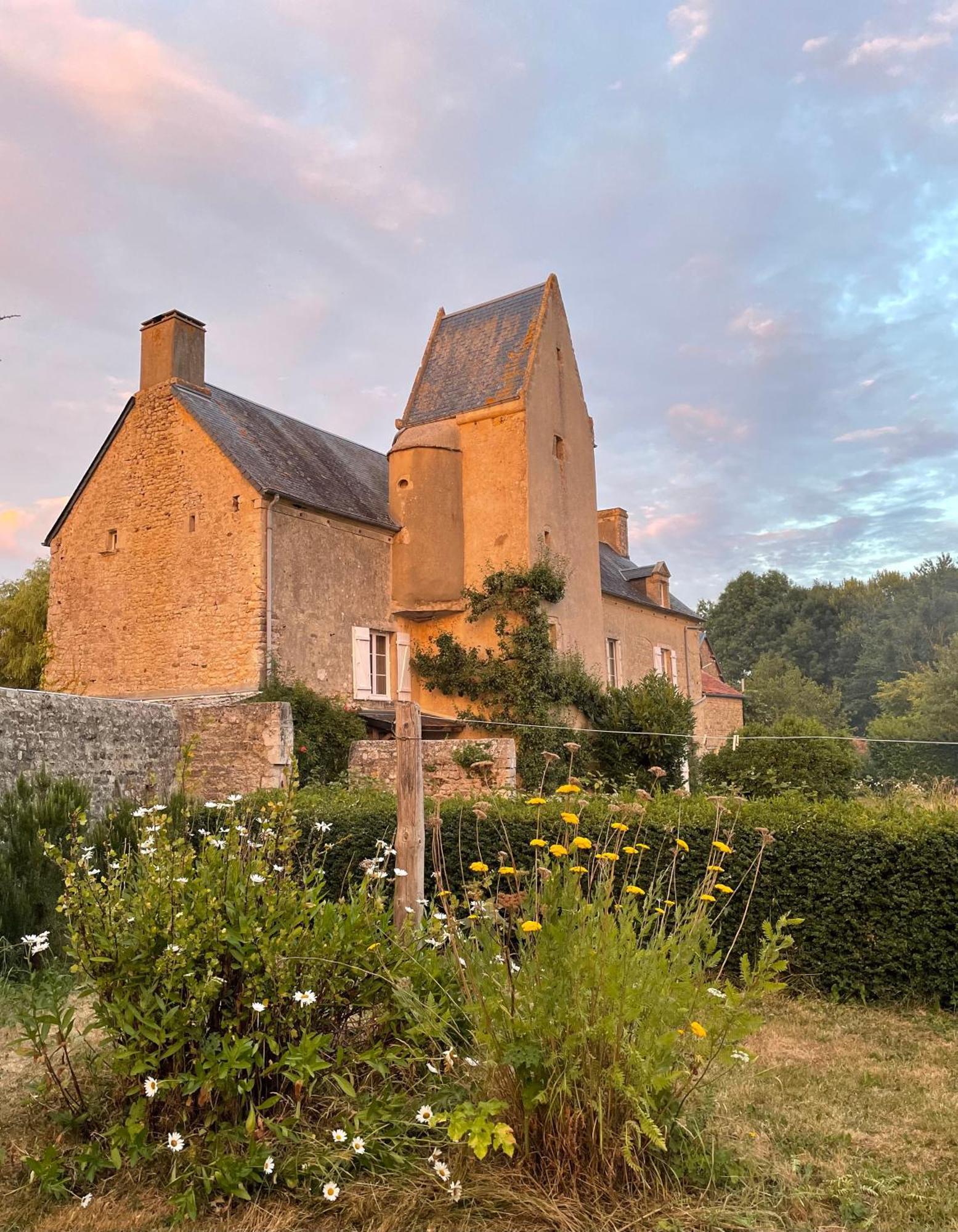 Ferme Fortifiee D Enguenard Formigny Exterior photo